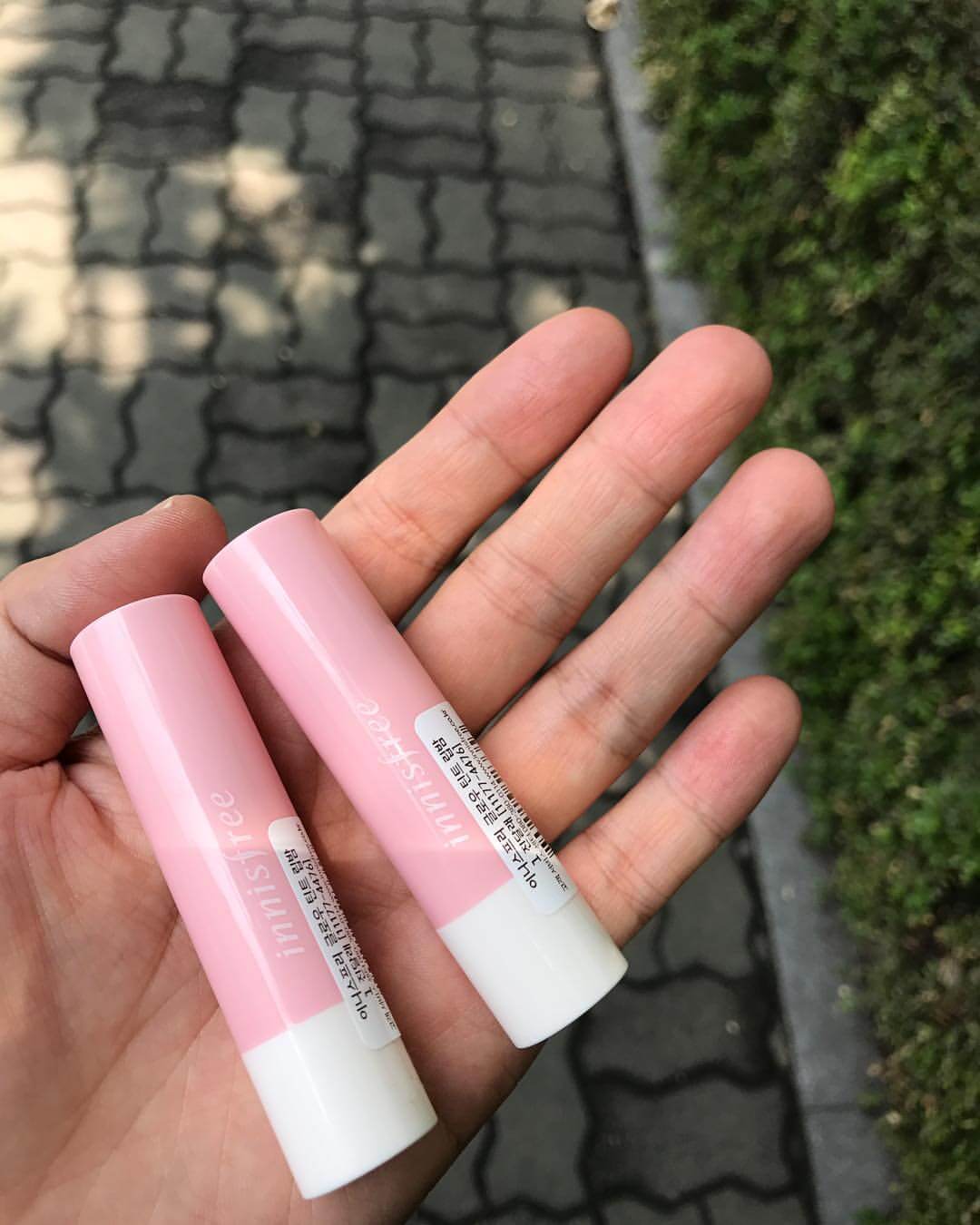 innisfree glow tint lip balm swatch , innisfree glow lip balm รีวิว , innisfree glow lip balm review , innisfree glow tint lip balm ราคา